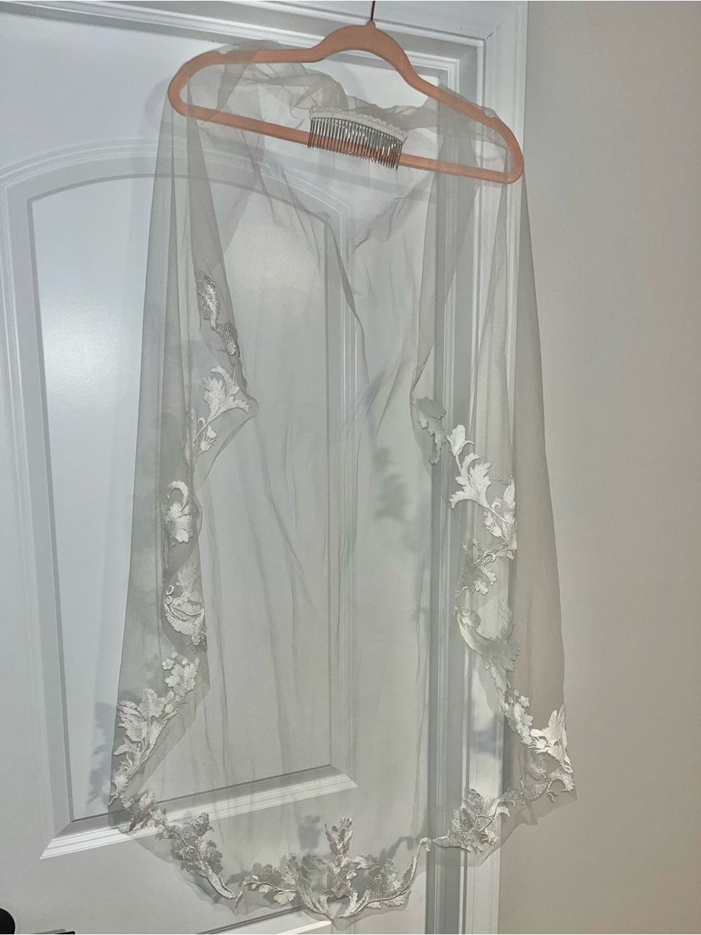 Bridal Veil with lace embroidery